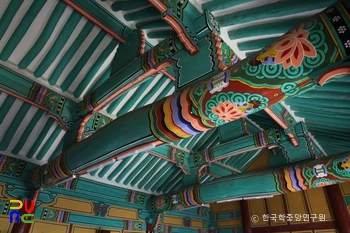 양산향교 대성전 내부