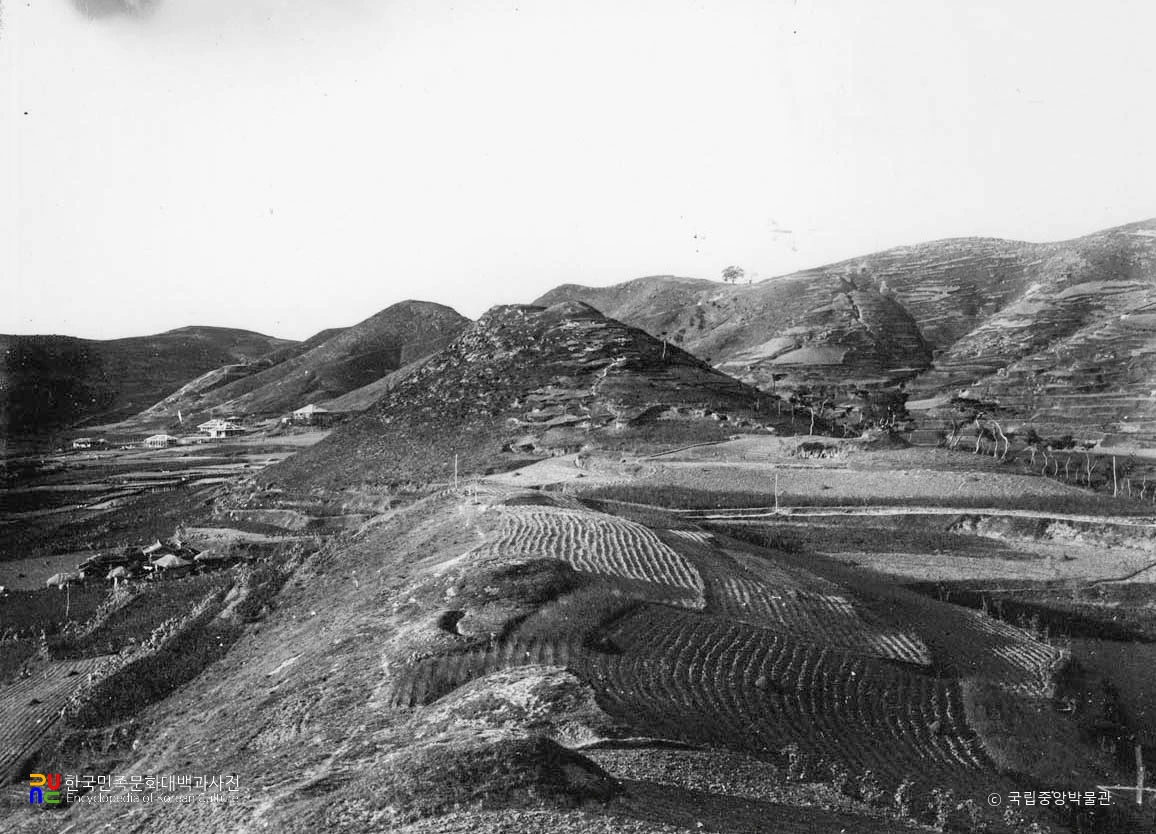 진주 수정봉 고분군과 옥봉 고분군 전경