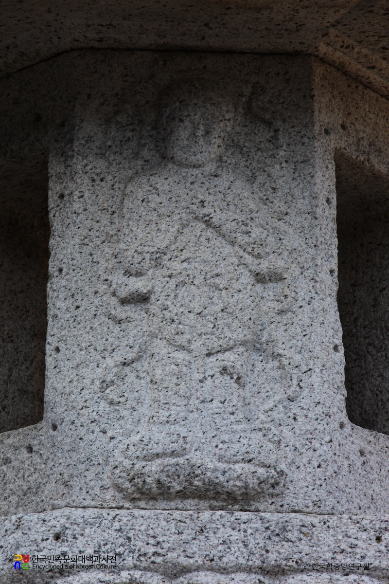 합천 청량사 석등 화사석의 사천왕