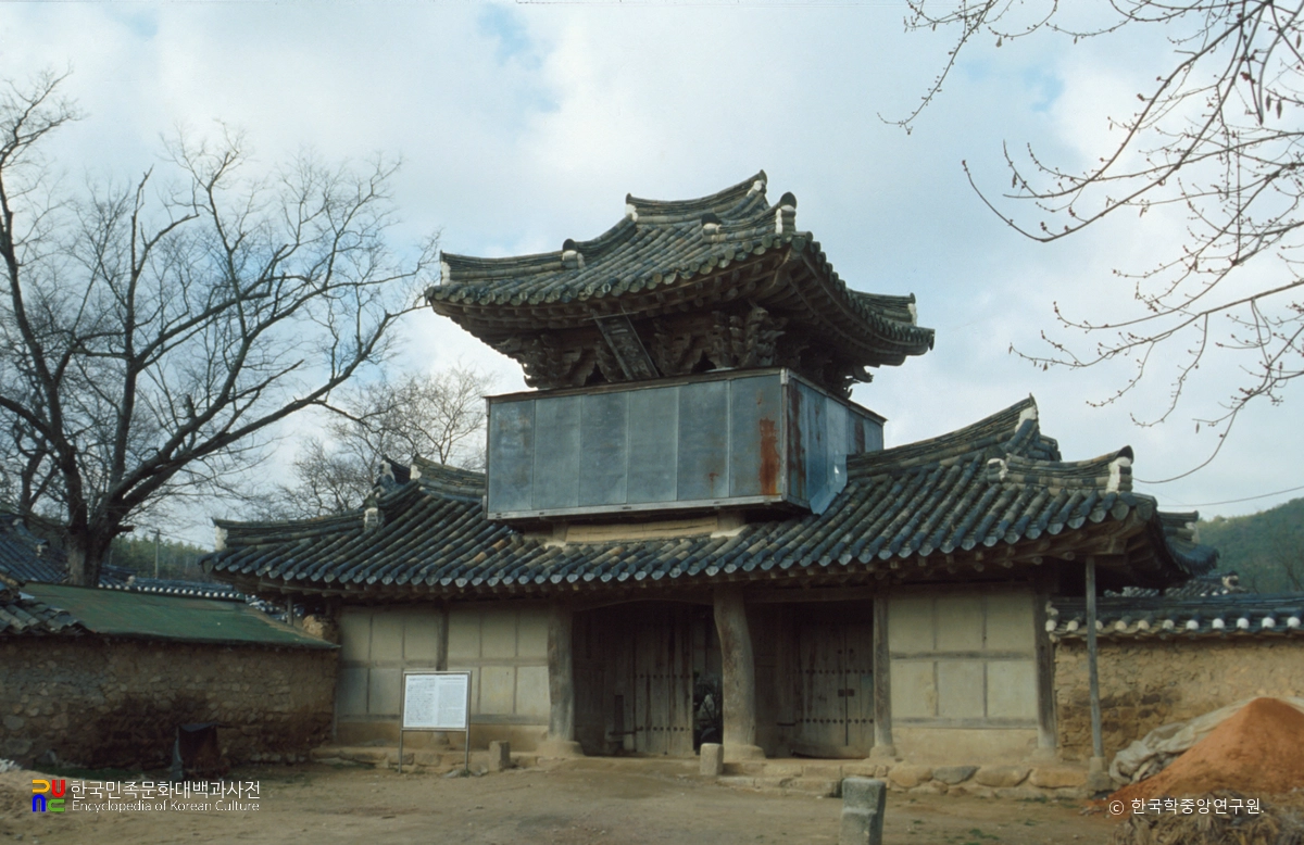 영광 연안김씨 종택 삼효문