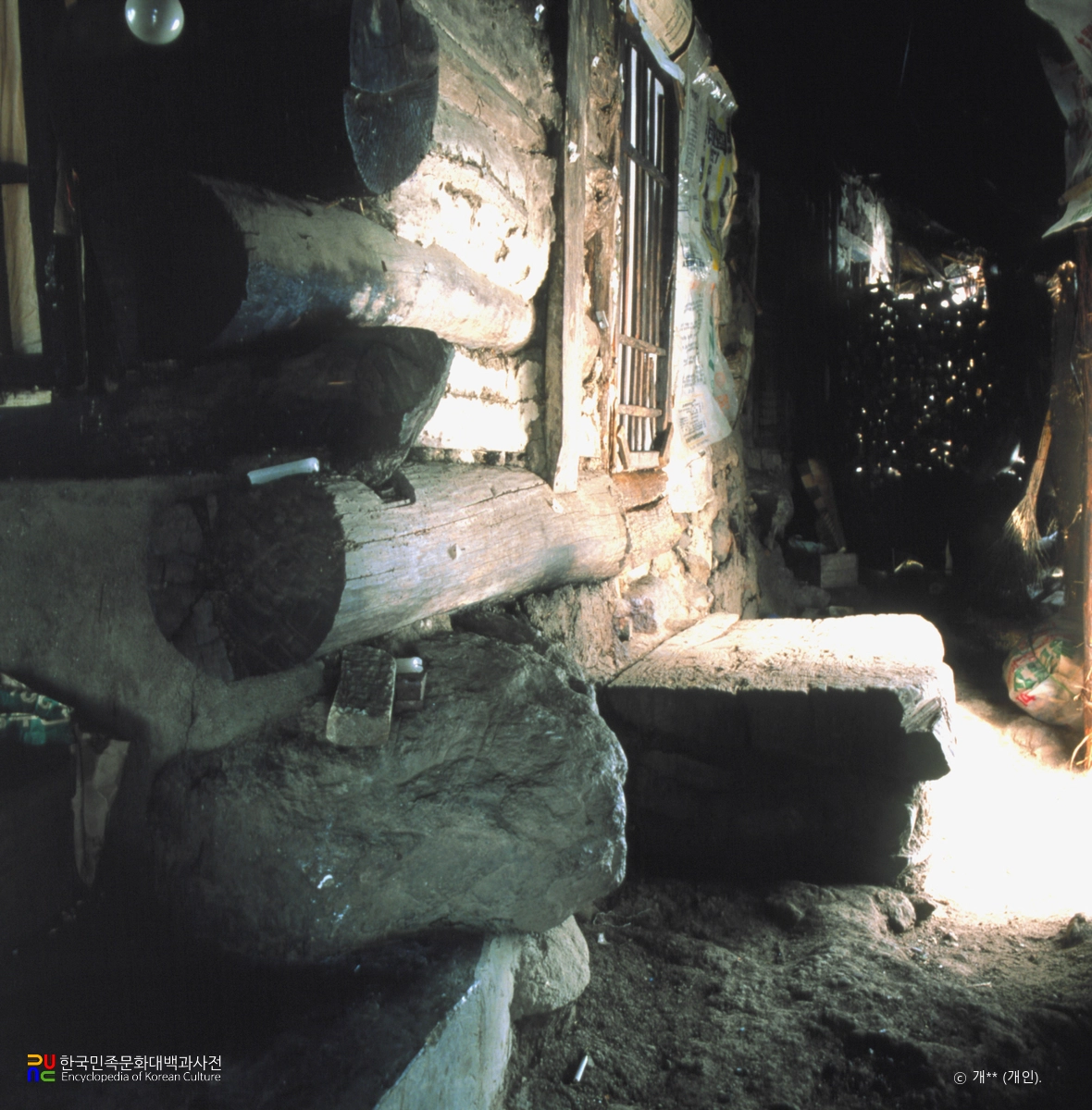 귀틀집의  통나무 결구 모양