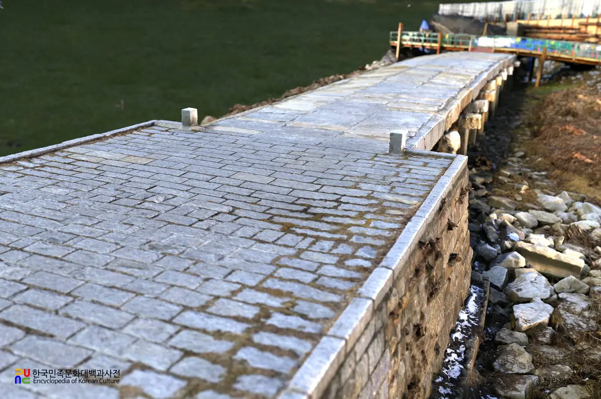 서울 살곶이 다리 윗면