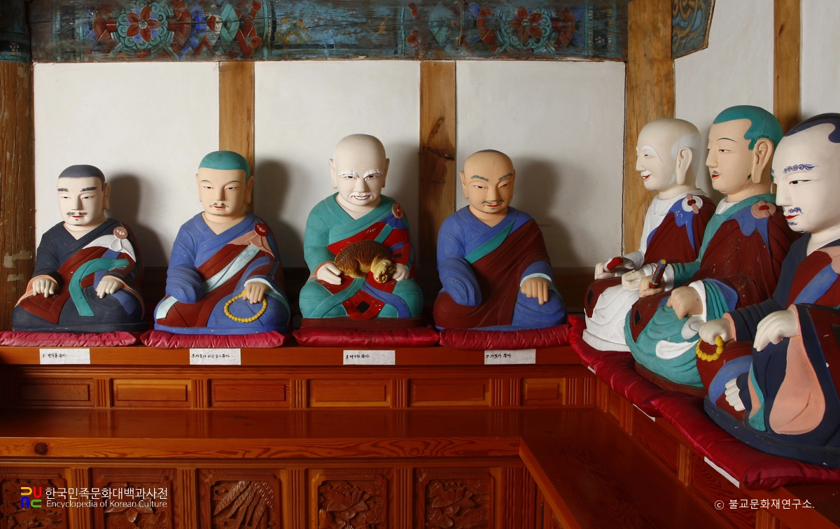 통영 안정사 석조석가삼존좌상 십육나한상(우)