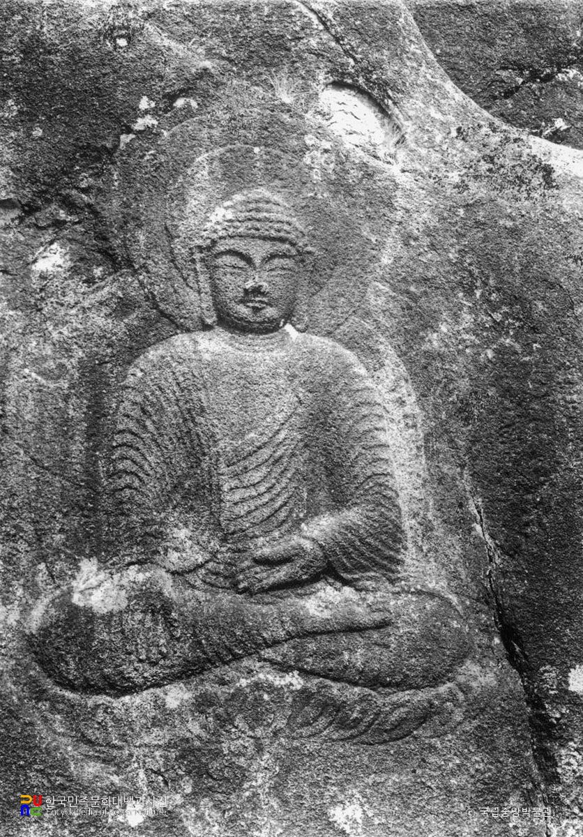 경주 남산 용장사지 마애여래좌상