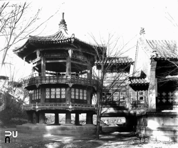 서울 경복궁 중 집옥재 팔우정 정면