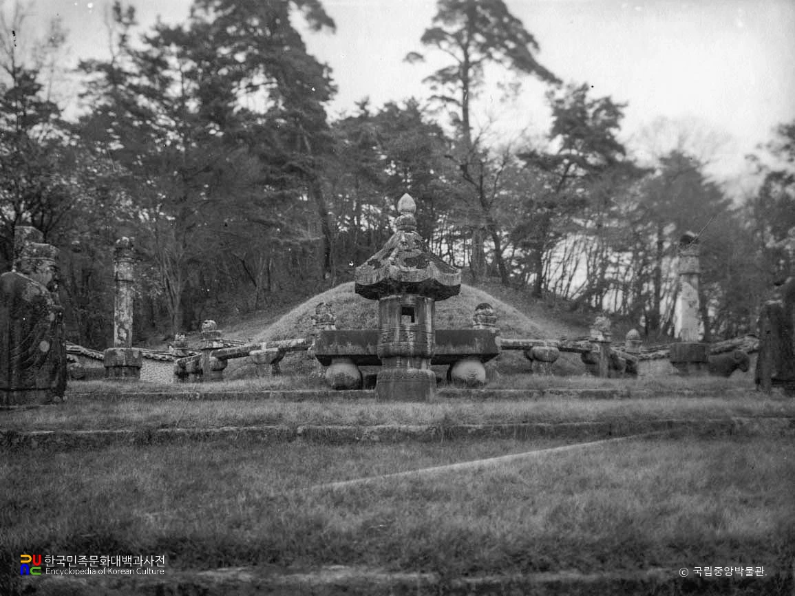 남양주 광릉 중 정희왕후릉 정면