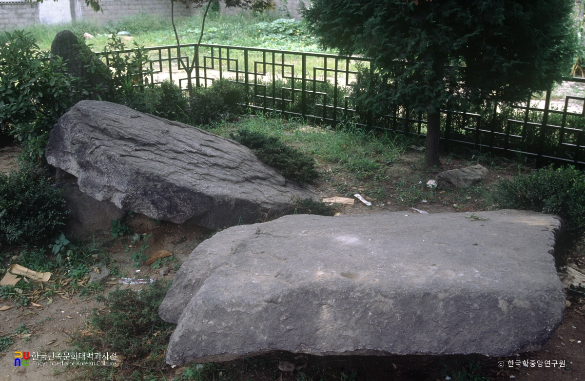 휴천리 지석 및 입석