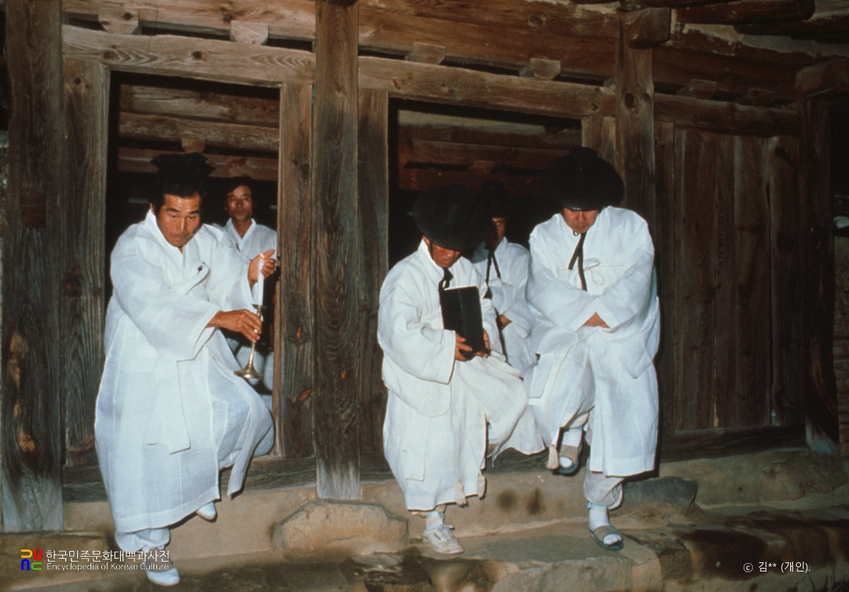 불천위 제사 / 신주 모시고 나오는 모습
