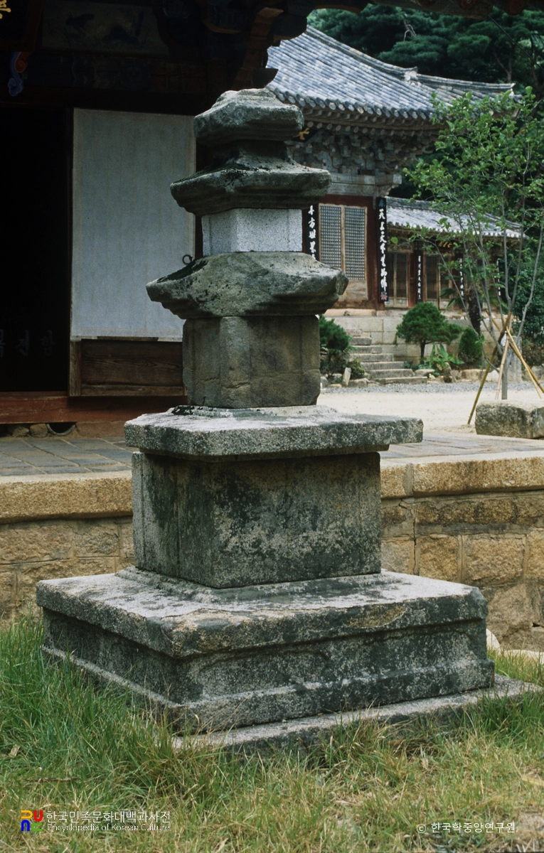 관룡사 약사전 삼층석탑