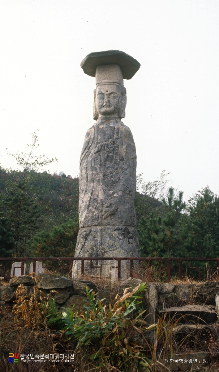 예산 삽교읍 석조 보살 입상