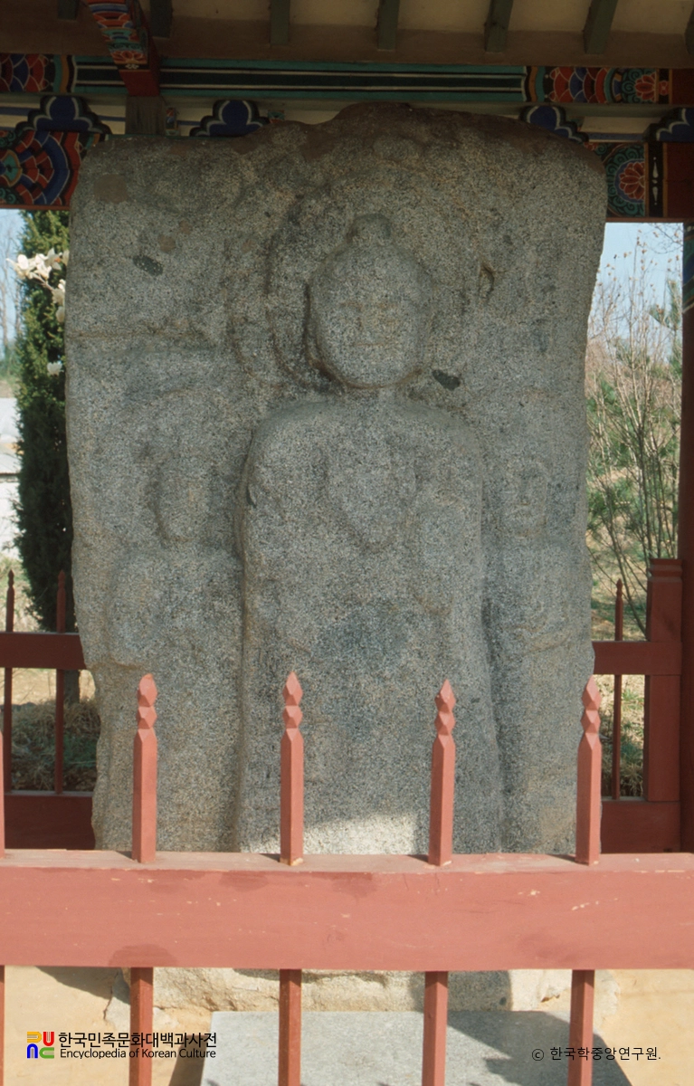 영동 신항리 석조 여래삼존 입상