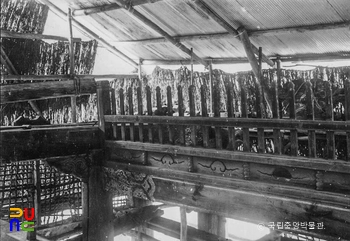 춘천 청평사 회전문 내부 가구