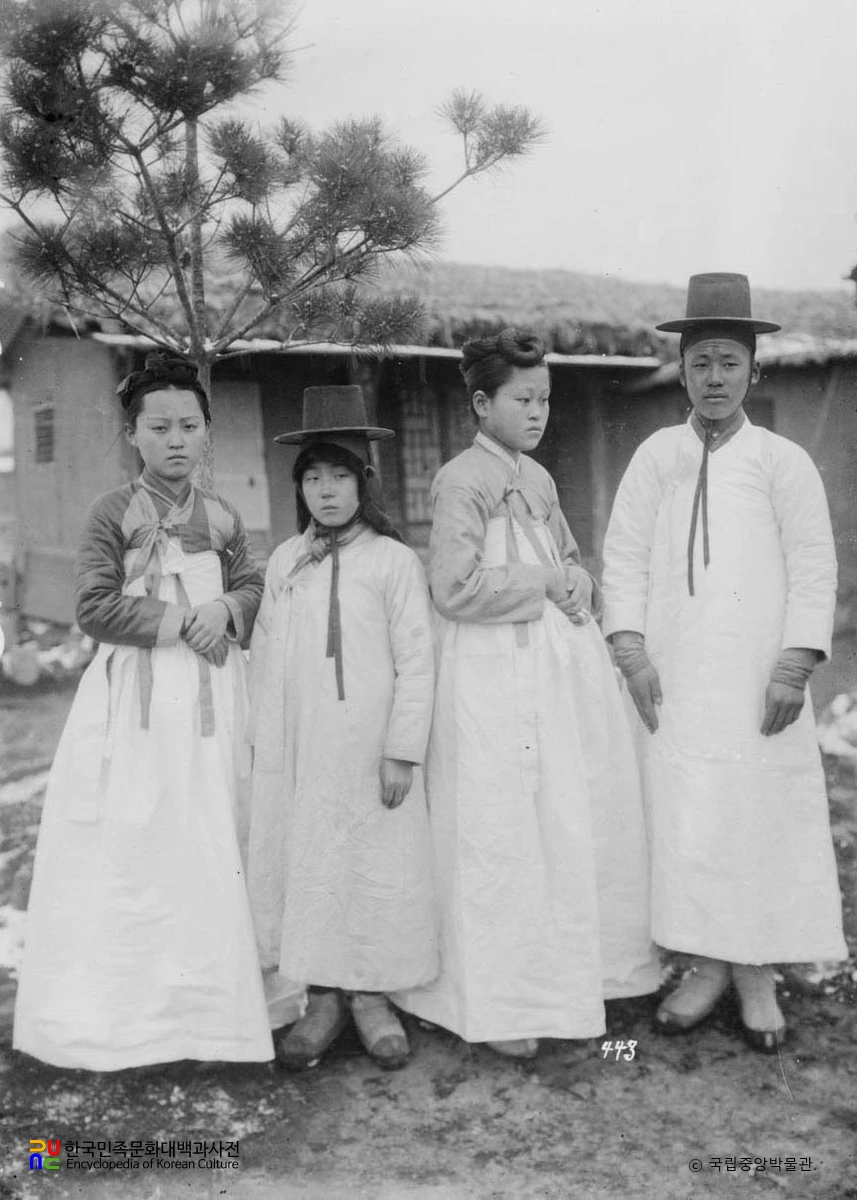 함경북도 경원군 지역 부부 2쌍