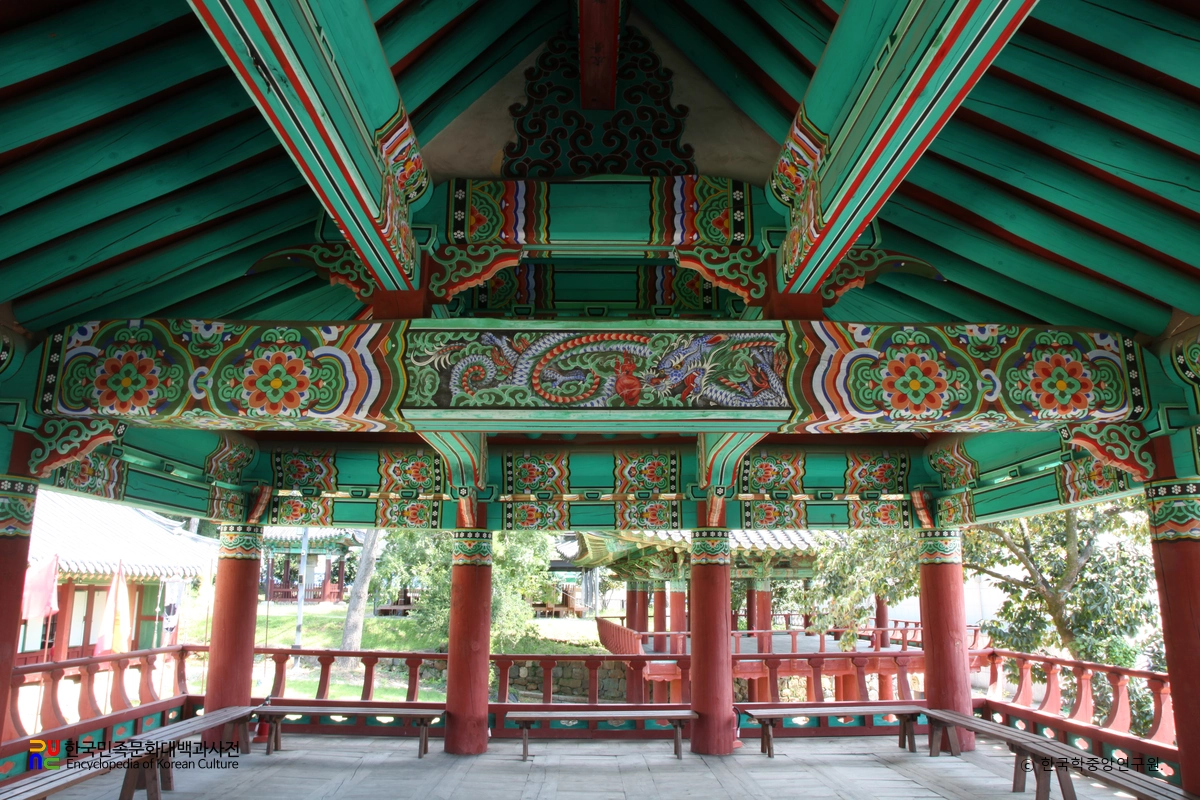 통영 삼도수군통제영 중 망일루 내부