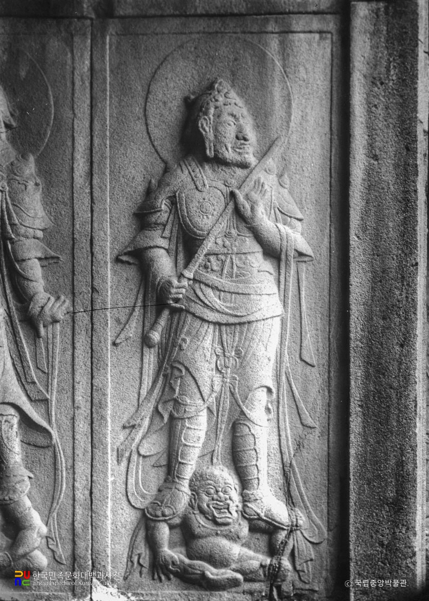 경주 석굴암 사천왕상