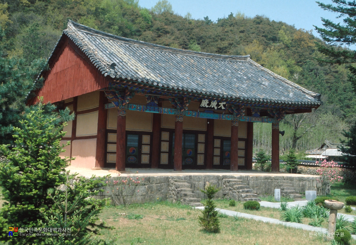 함양 안의향교 대성전 정측면