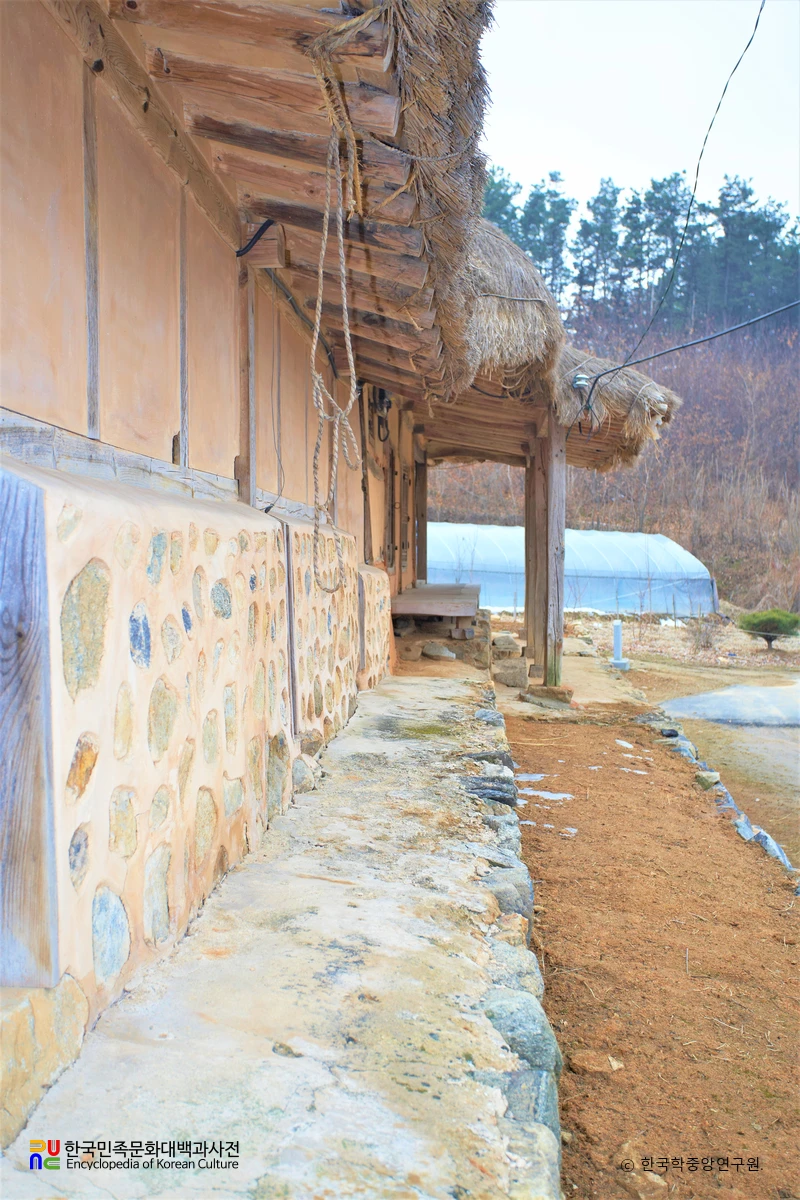 이천 어재연 고택 사랑채 측면