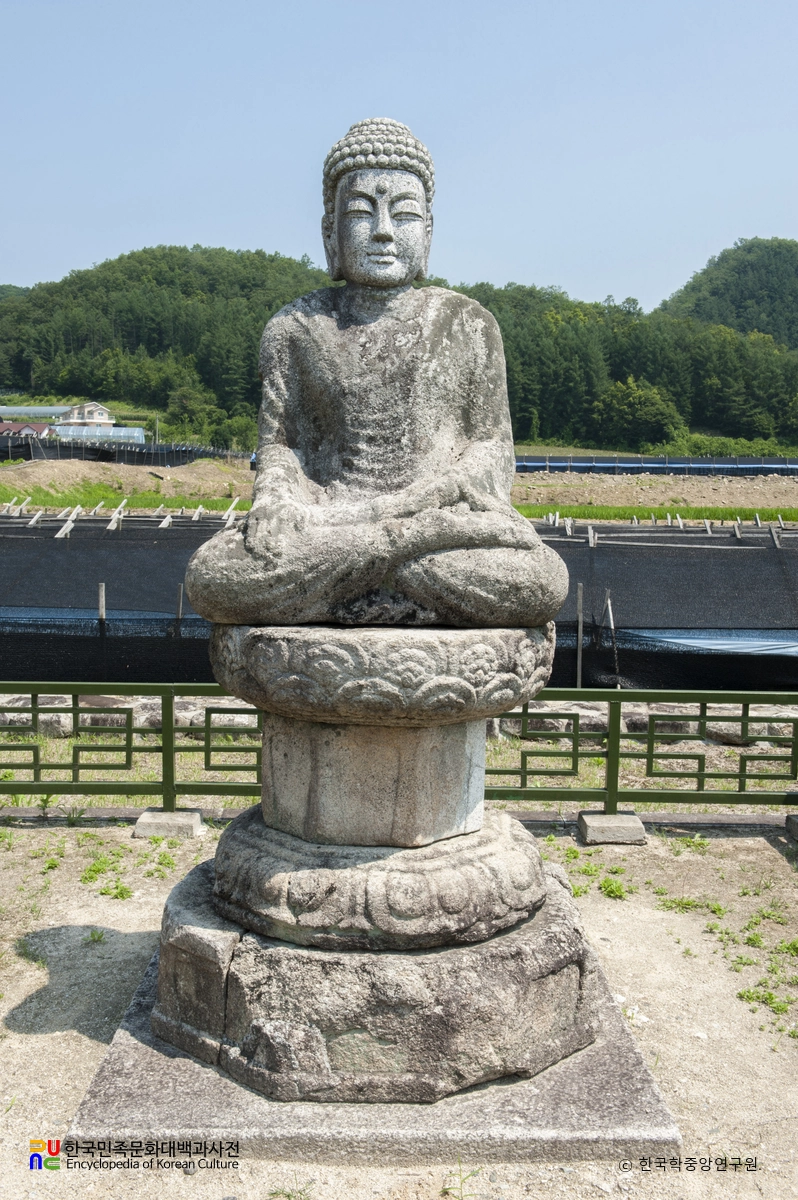 상동리 석불 좌상