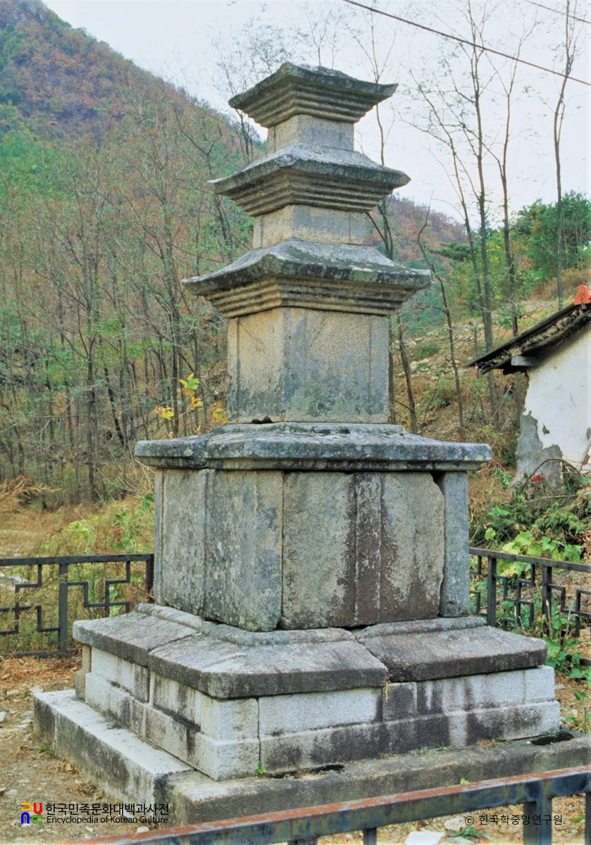 영천 화남리 삼층석탑 정측면