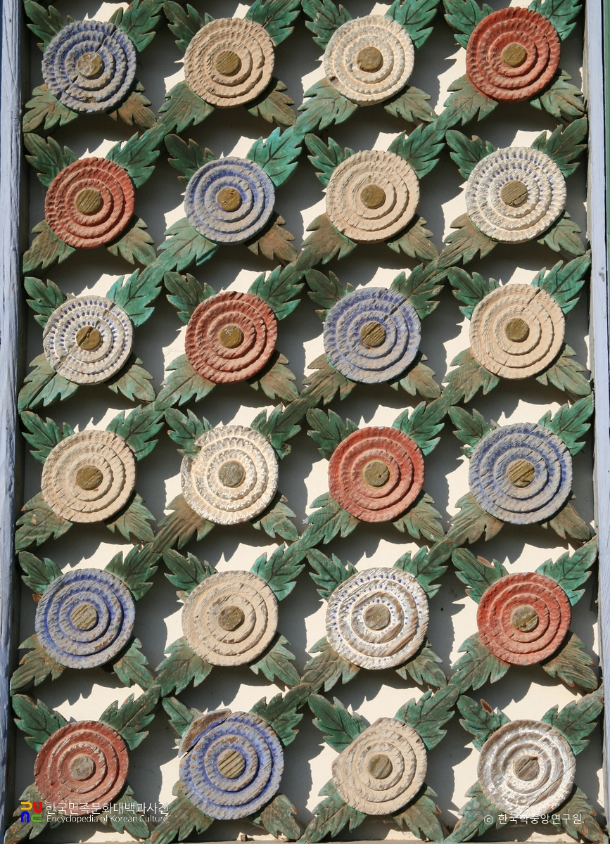 대구 동화사 대웅전 문살