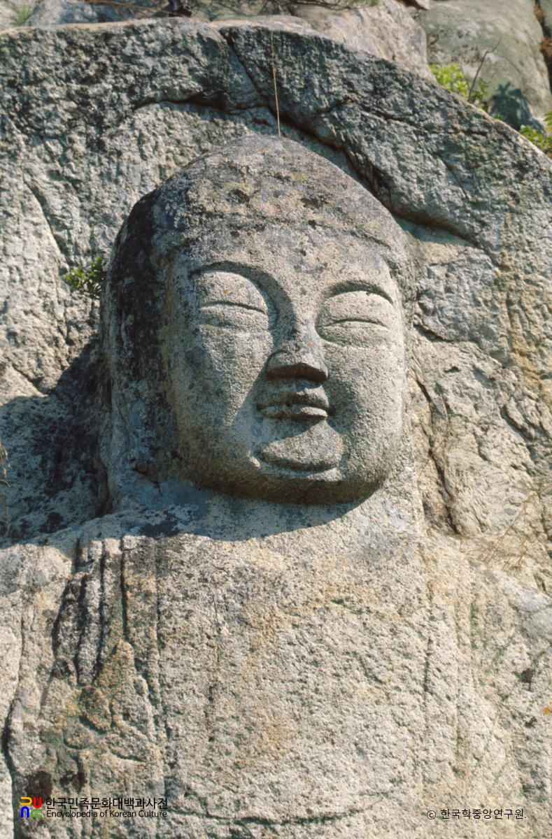 경주 삼릉계곡 마애석가여래좌상 얼굴 정측면