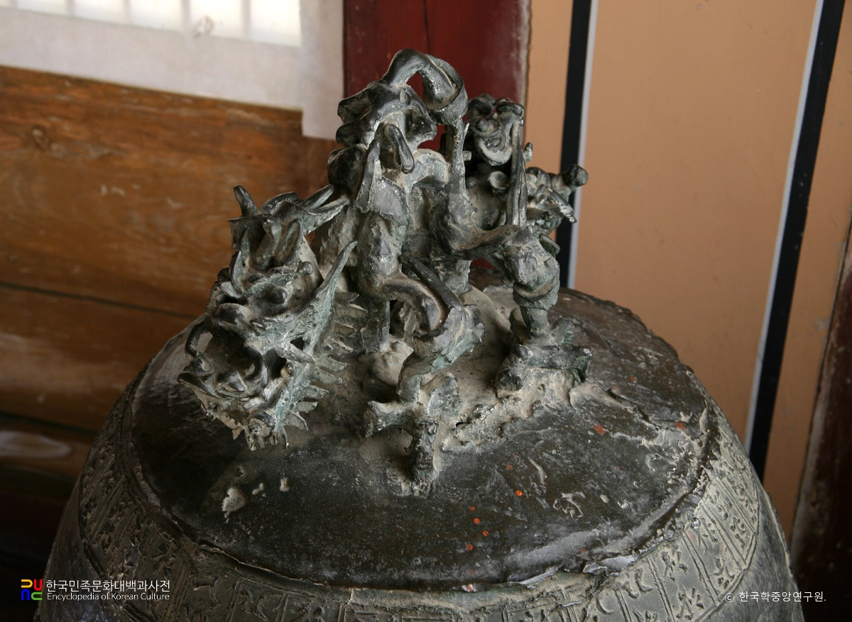 여주 신륵사 건륭삼십팔년명 종