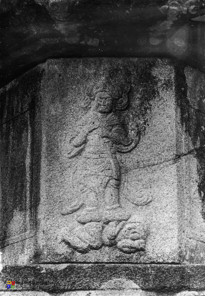 여주 고달사지 원종대사탑 탑신부 부조