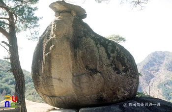 영월 무릉리 마애여래좌상 정측면