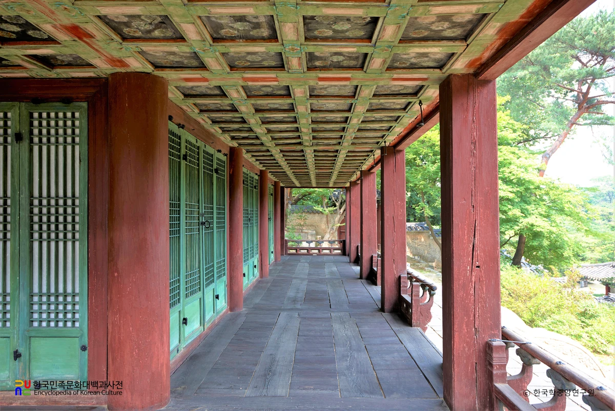 창덕궁 주합루 1층 마루와 우물천장