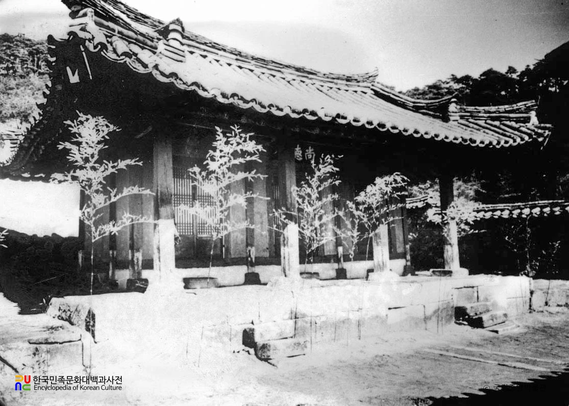 안동 도산서원 상덕사 및 삼문 중 상덕사 정측면