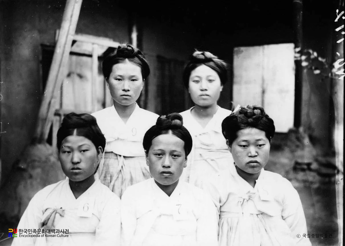 평안남도 덕천군 여인들의 모습