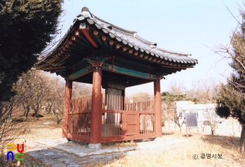 광명 이원익 선생묘 및 신도비 중 신도비 비각 전경