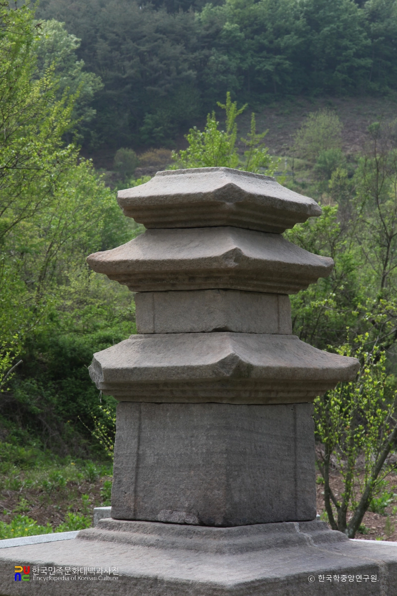 의령 성황리 삼층석탑 탑신부