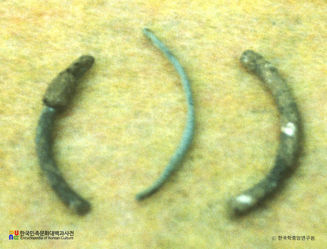 창원 성산 패총 청동편