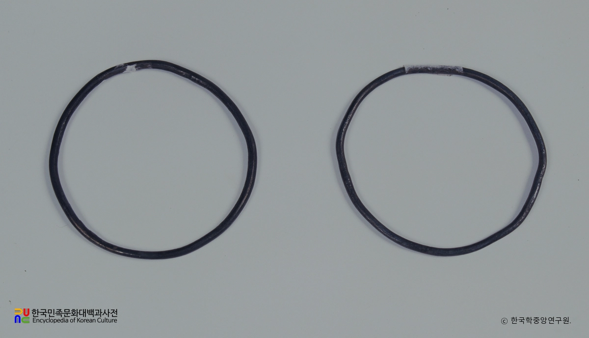 가는고리 귀걸이