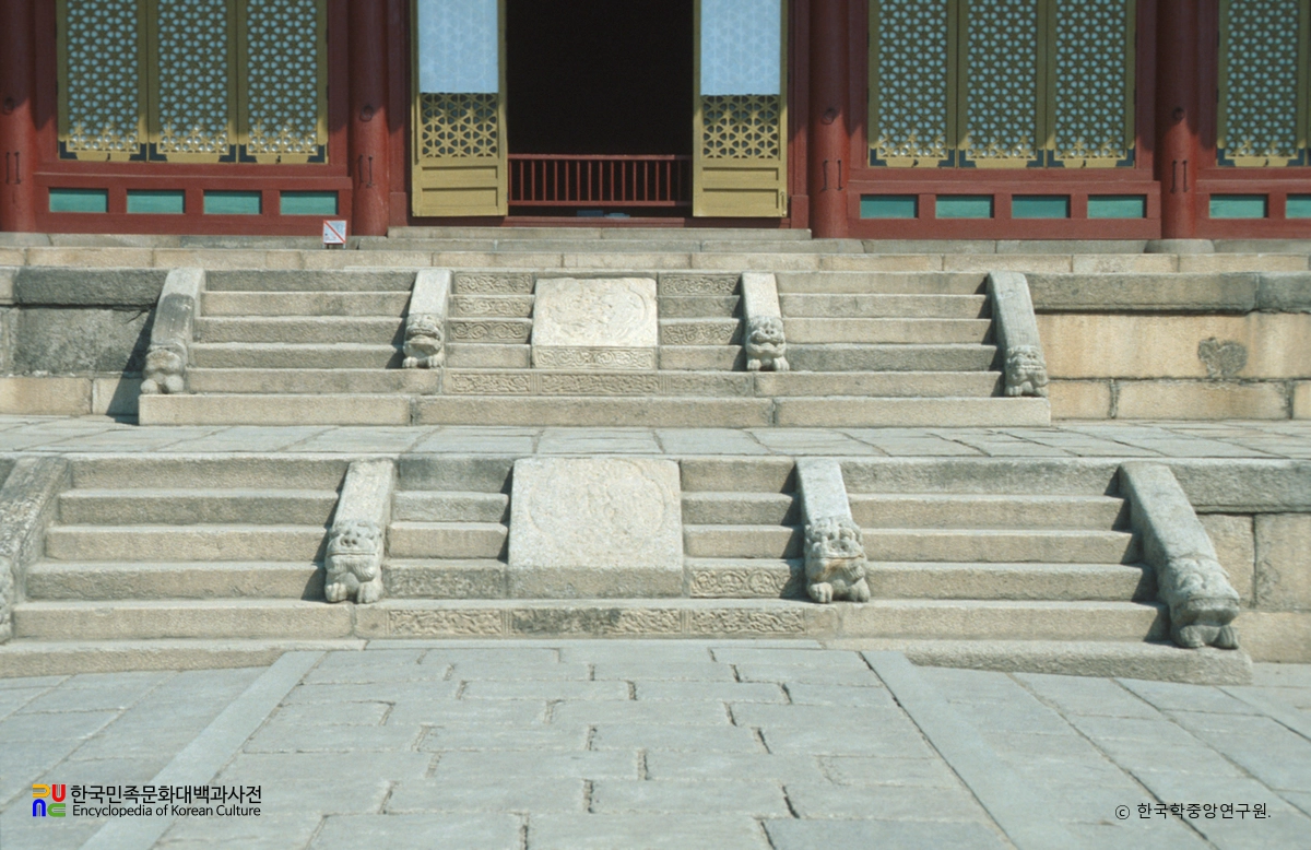 창덕궁 인정전 월대