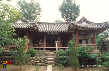 경남 고성향교 중 명륜당 정면