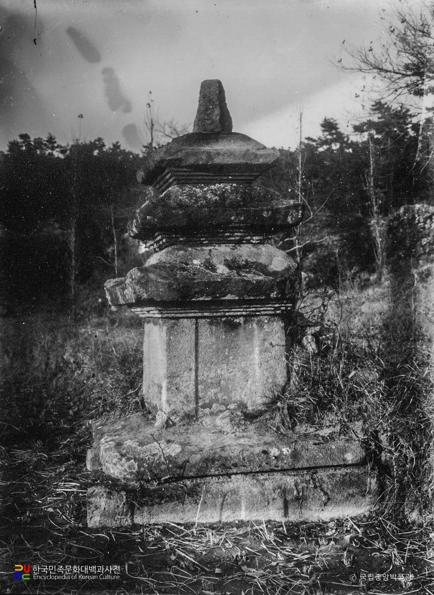 창원 봉림사지 삼층석탑