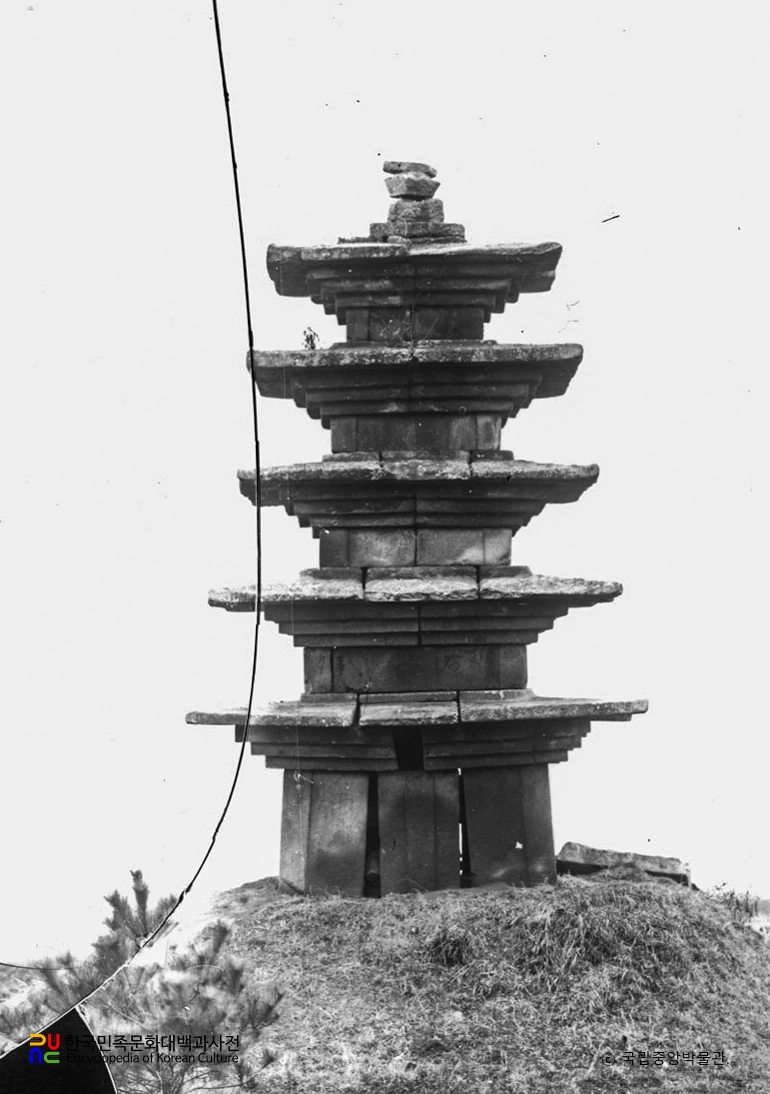 익산 왕궁리 오층석탑 전경