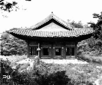 서울 경복궁 중 융문당 좌측면