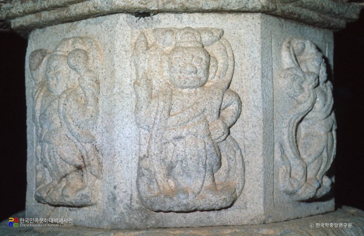 구례 연곡사 소요대사탑 중 탑신 팔부신장