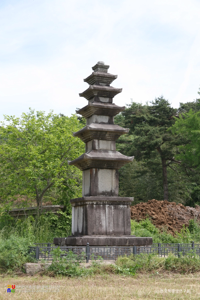 광주 신룡동 오층석탑 정측면