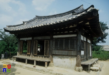 논산 임리정 정측면