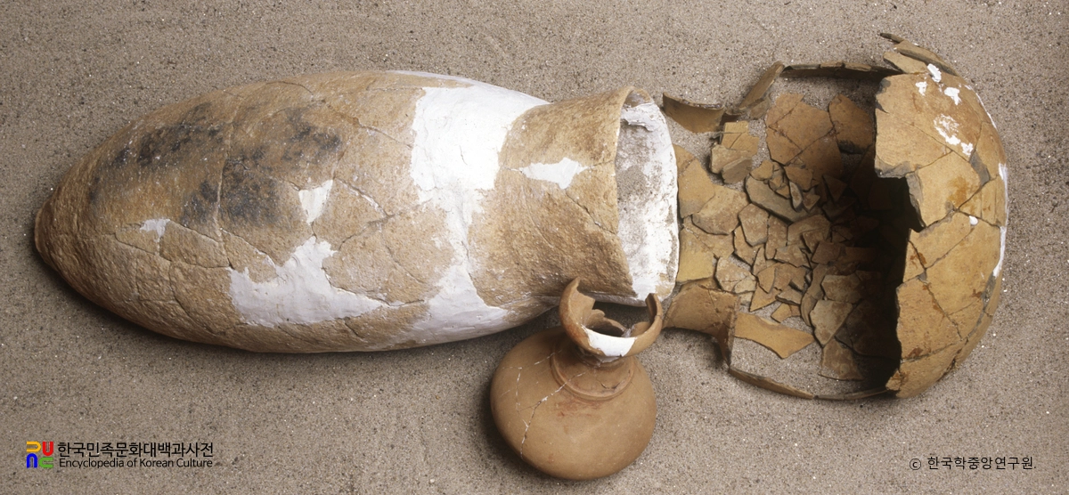 김해 지내동 옹관묘