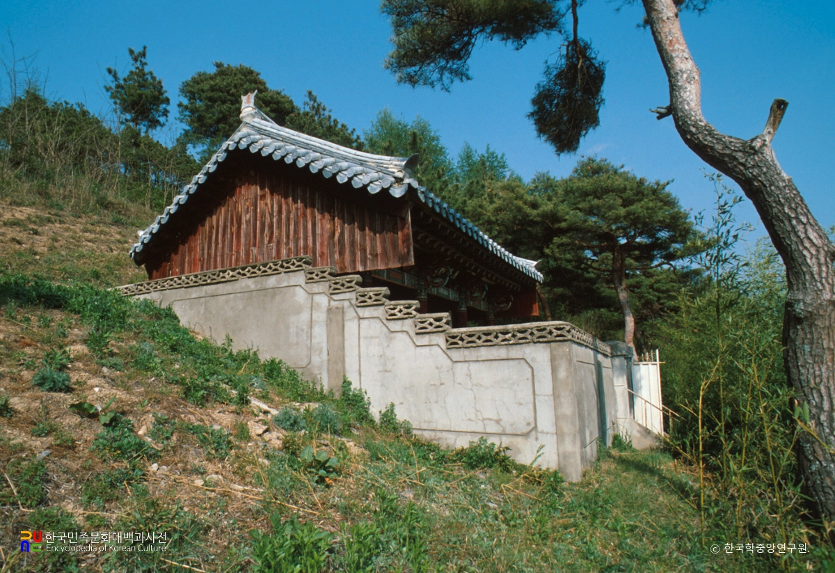 장수 월강사 측면