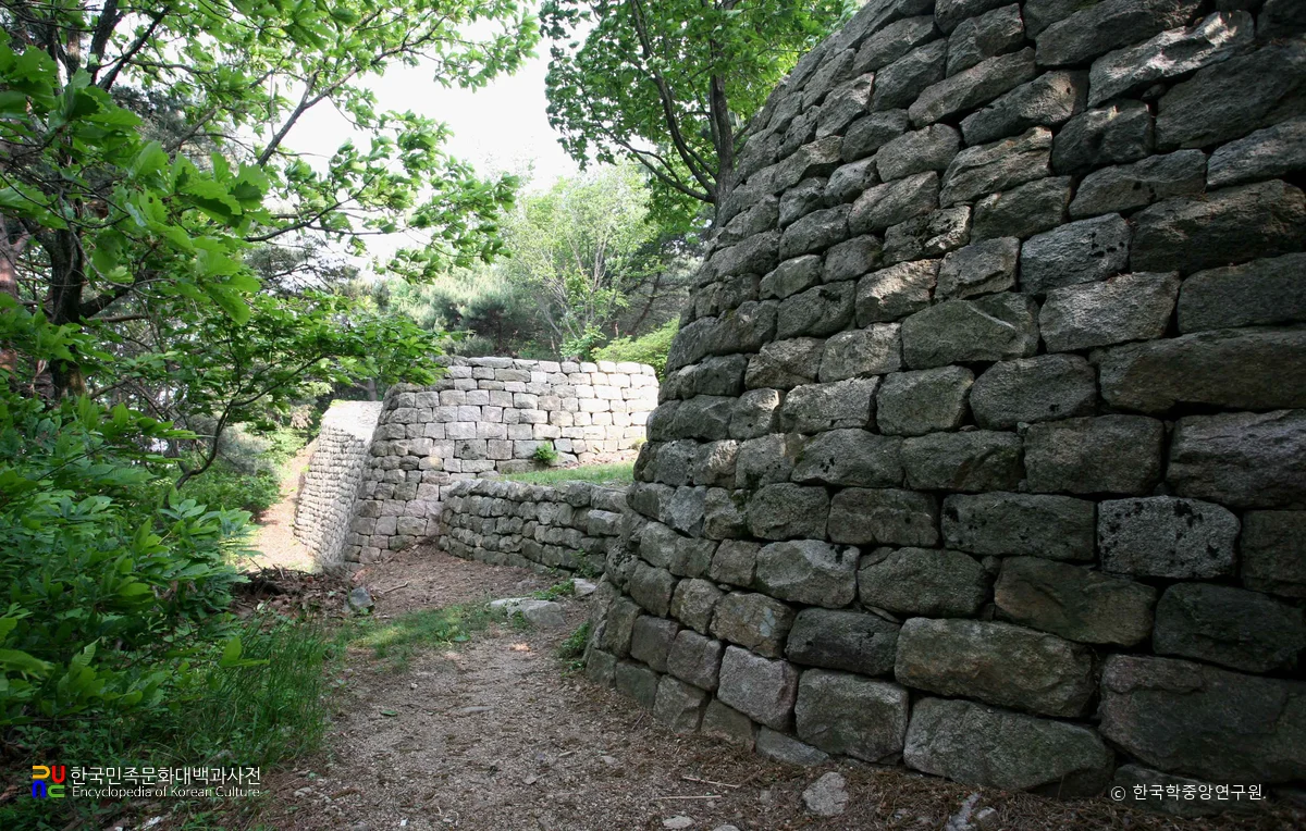 대전 보문산성 성벽