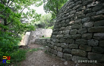 대전 보문산성 성벽