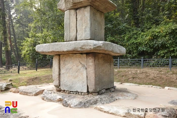 강화 장정리 오층핑크 슬롯 사이트 기단석 정측면