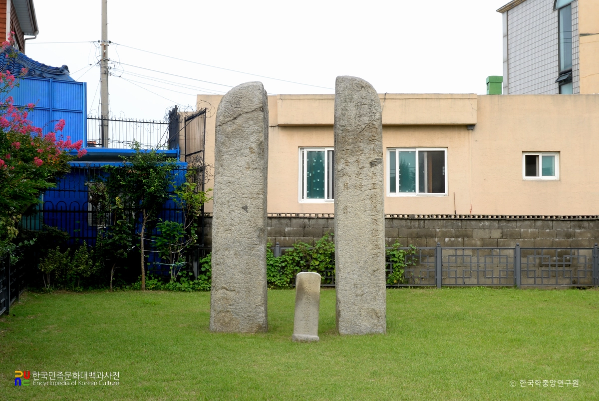 강릉 수문리 당간지주 정면