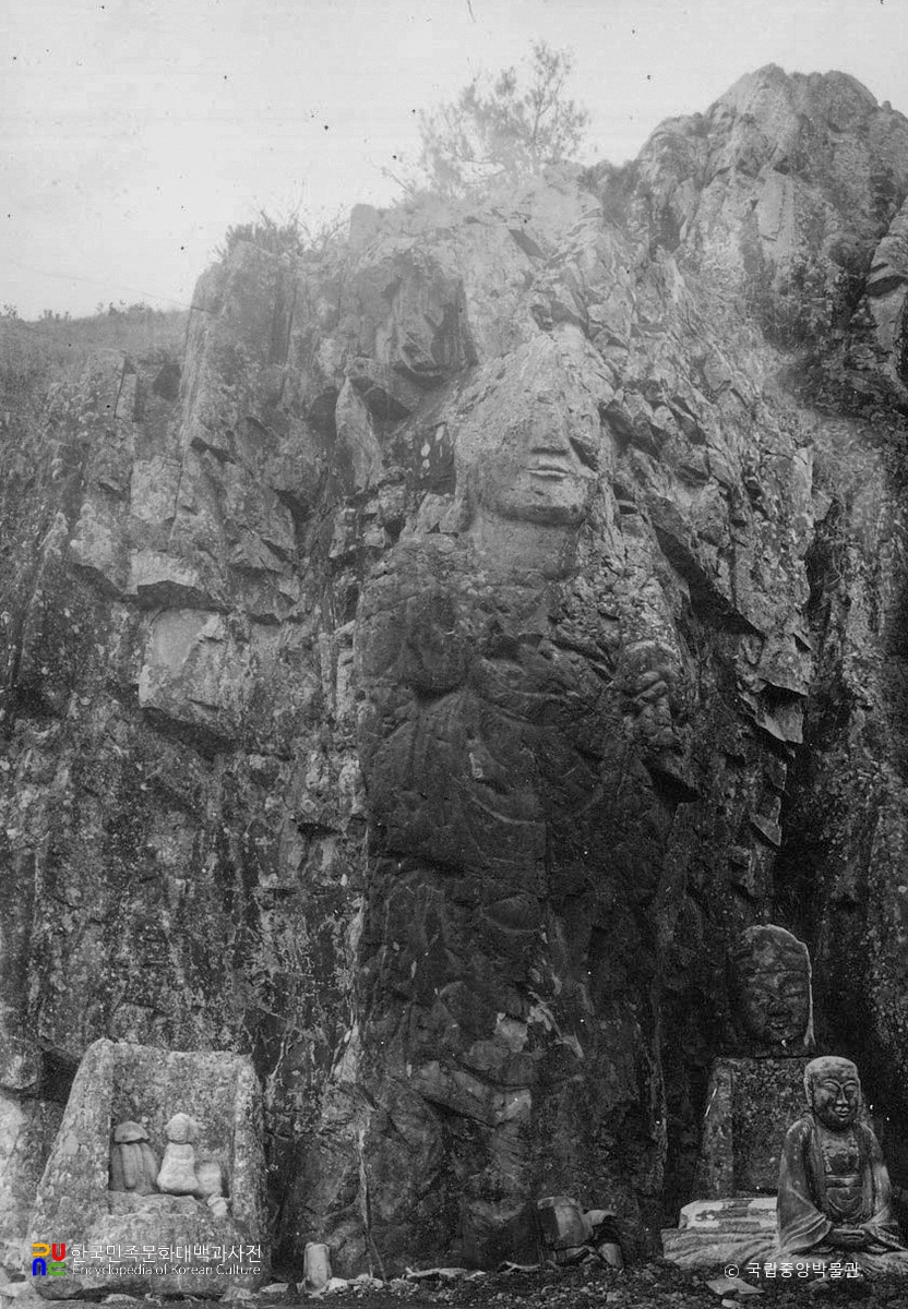 경주 서악리 마애석불상